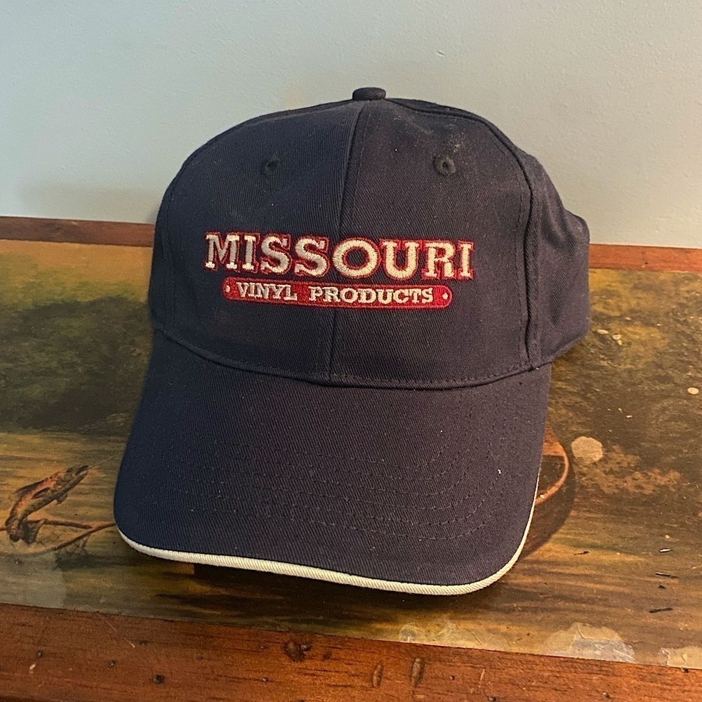 Retro Throwback Style “Missouri Vinyl” Hat ♠️
